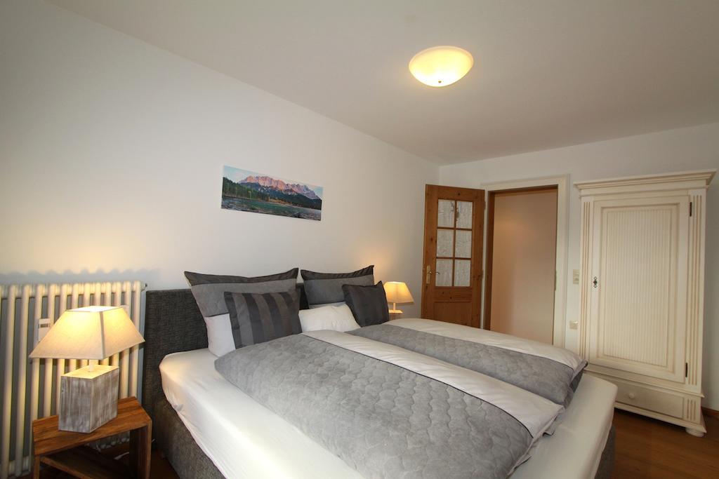 Exklusive Ferienwohnung Alpen Deluxe Garmisch-Partenkirchen Room photo